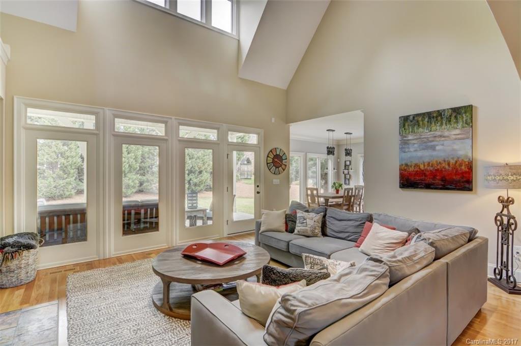 The Peninsula - Residential