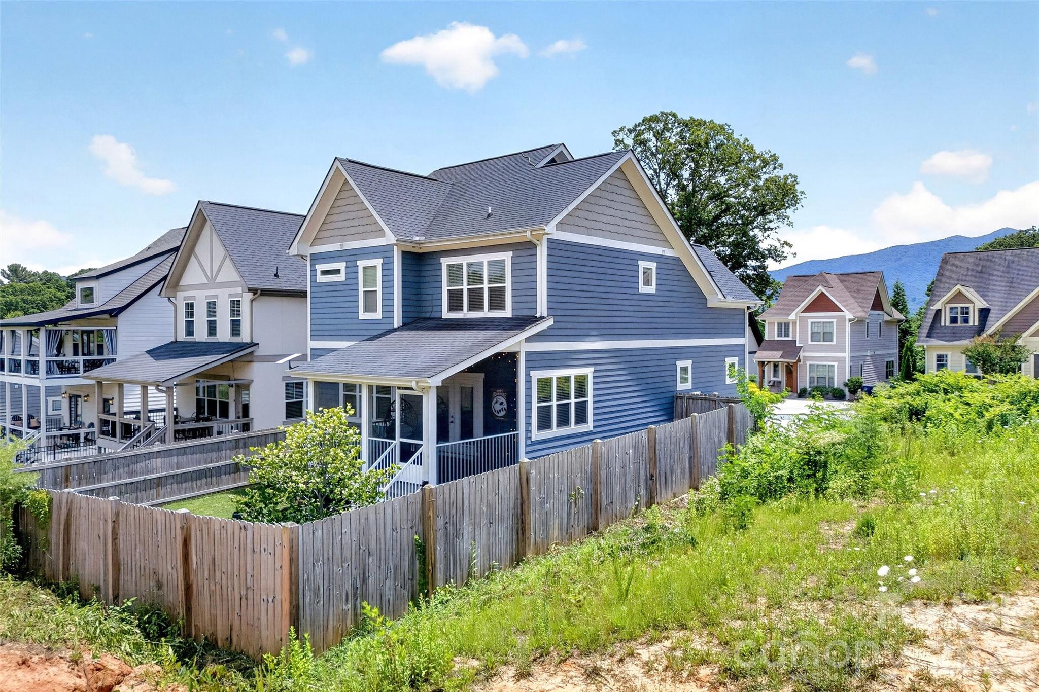 22 Tudor Way