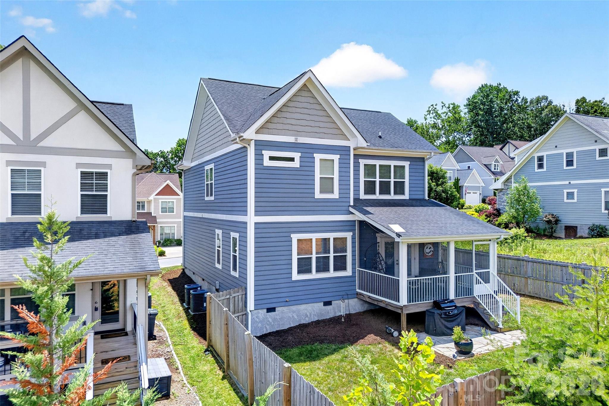 22 Tudor Way