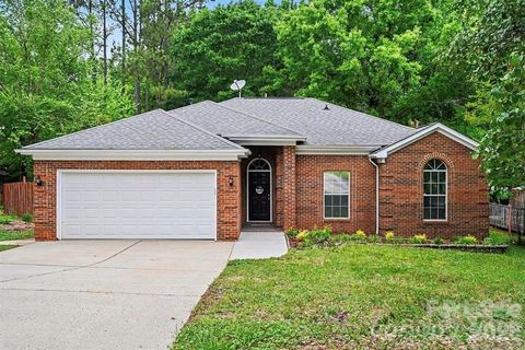 Photo of 13505 Gatestone Lane, Pineville, NC 28134 (MLS # 4387896)