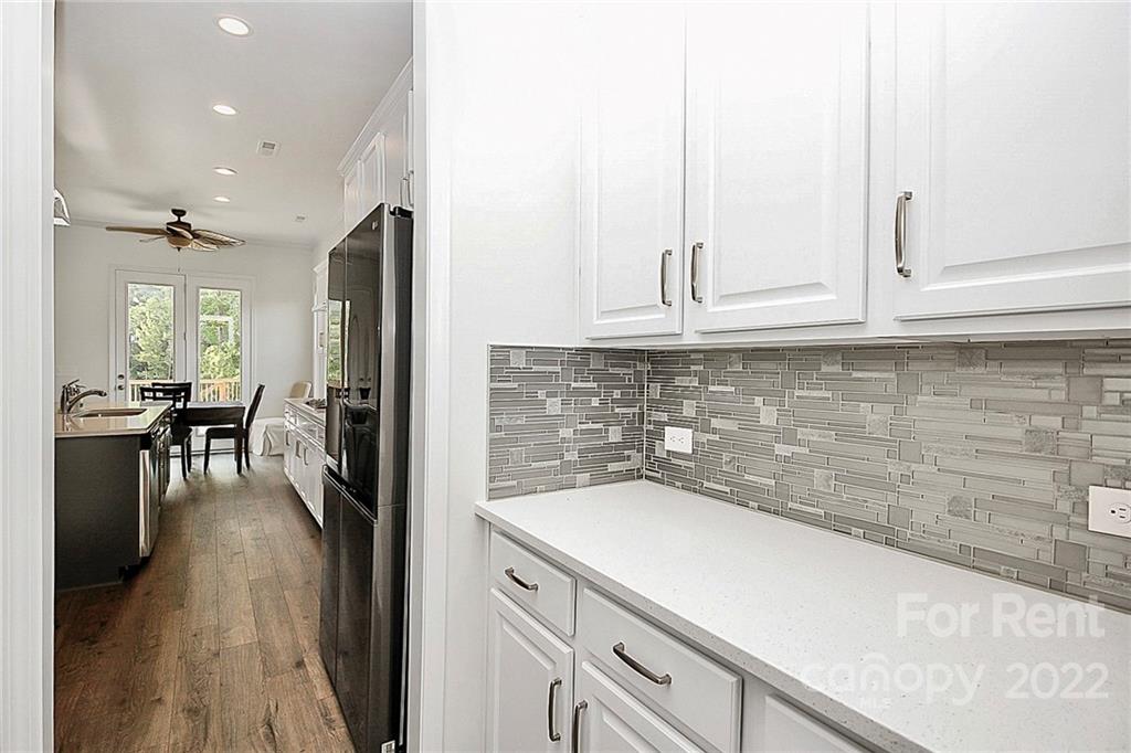 edgewater - Residential Lease