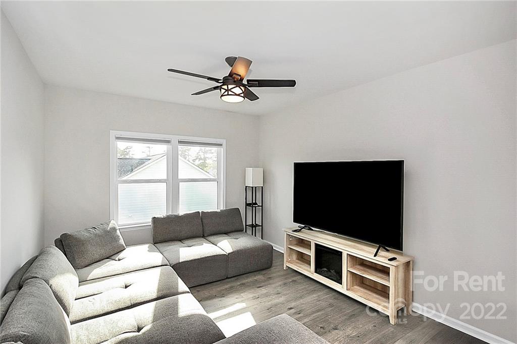 edgewater - Residential Lease