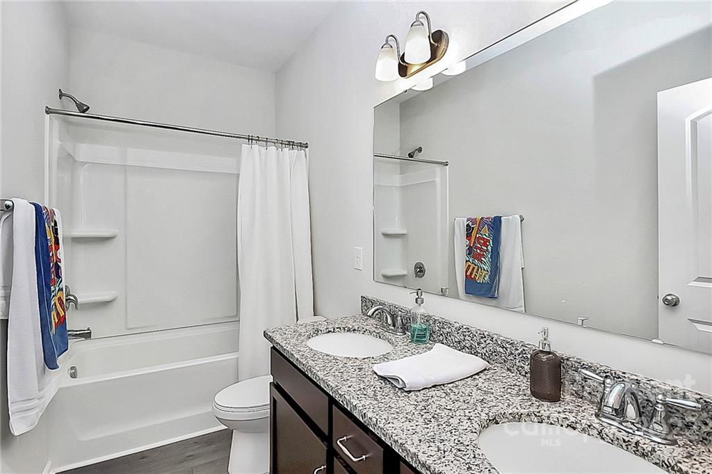 edgewater - Residential Lease