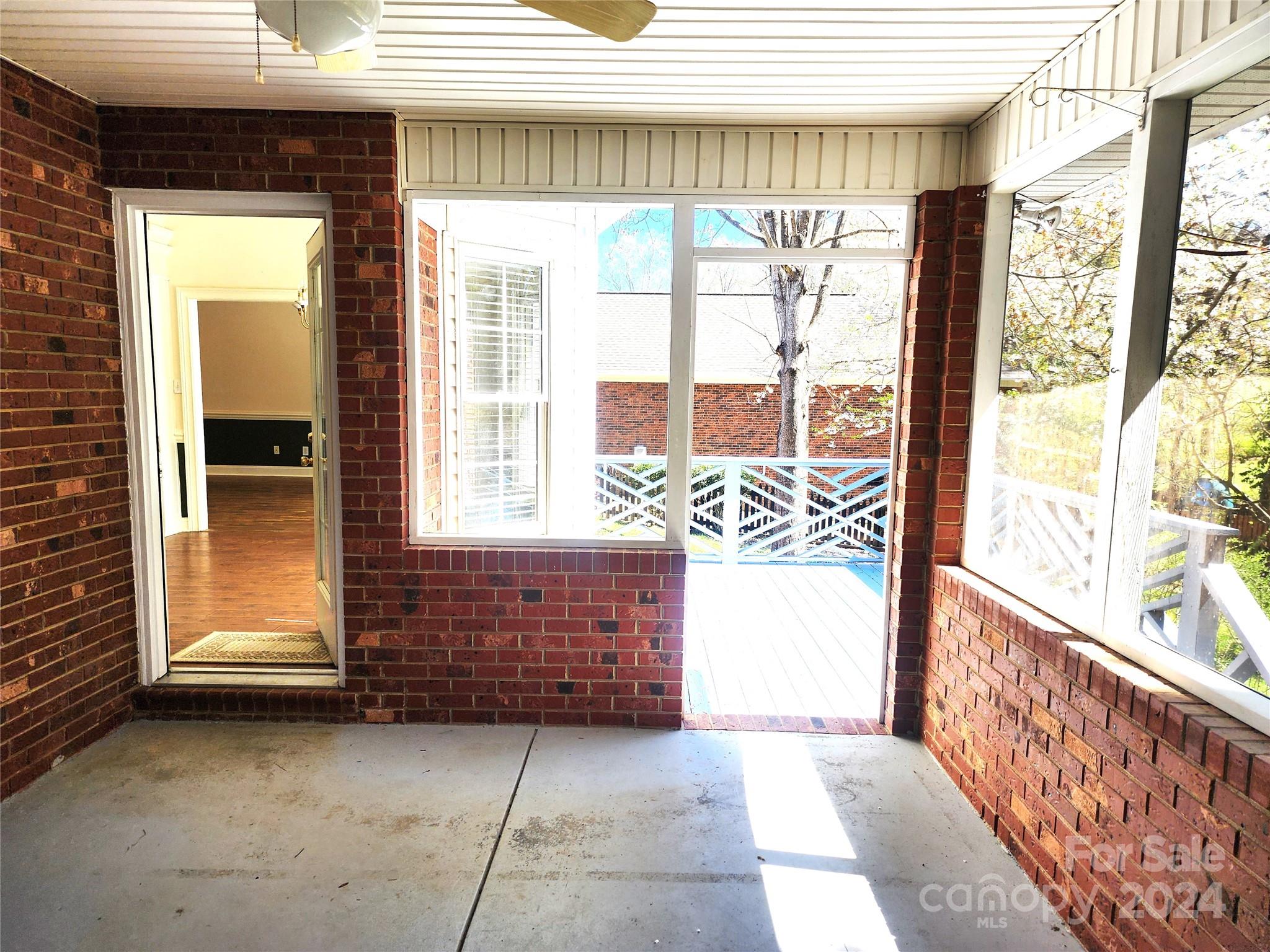 Creekside - Residential