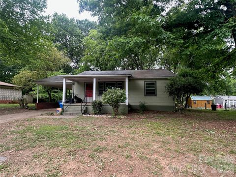Photo of 412 Eastside Drive, Statesville, NC 28625 (MLS # 4377869)