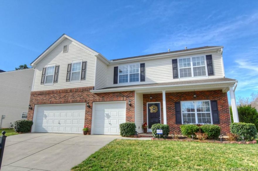 Price Reduced $9K! ABSOLUTE BEAUTY! Gleaming Hardwoods & Custom Paint Thru-out Main Flr; Banquet size Frml DR! Open & inviting GreatRm w/gas log FrPlc! Gourmet Kit boasts 42" Maple Cabs, Tile Backsplash & Corian counters! Center Prep Island & Breakfast bar! Main Flr Home Office-POSSIBLE "5th BedRm" & Full Bath! Huge Mstr Ensuite w/Delux Bath w/Tile floor! HUGE Loft/MEDIA Rm! Must See 400' Vaulted Screened porch! Oversized 3-Car garage! Laundry Rm up. New Roof 4-29-15! Irrigation! Corner Lot!