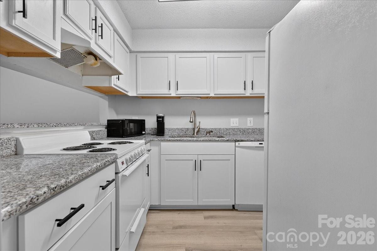 1608 Sharon Road W 47
