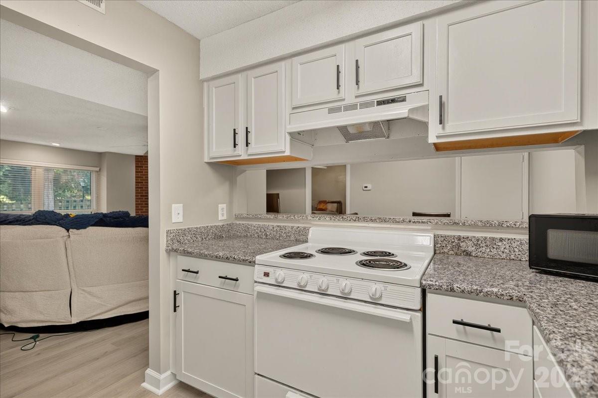 1608 Sharon Road W 47