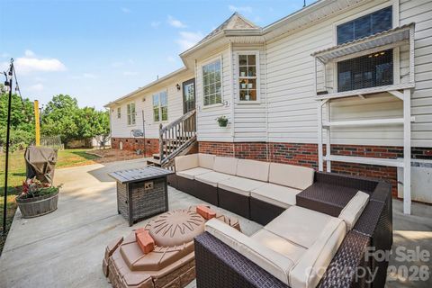 Photo of 137 Chambwood Lane, Shelby, NC 28152 (MLS # 4400960)