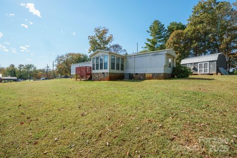 Photo of 146 Gallup Lane, Lincolnton, NC 28092 (MLS # 4312616)