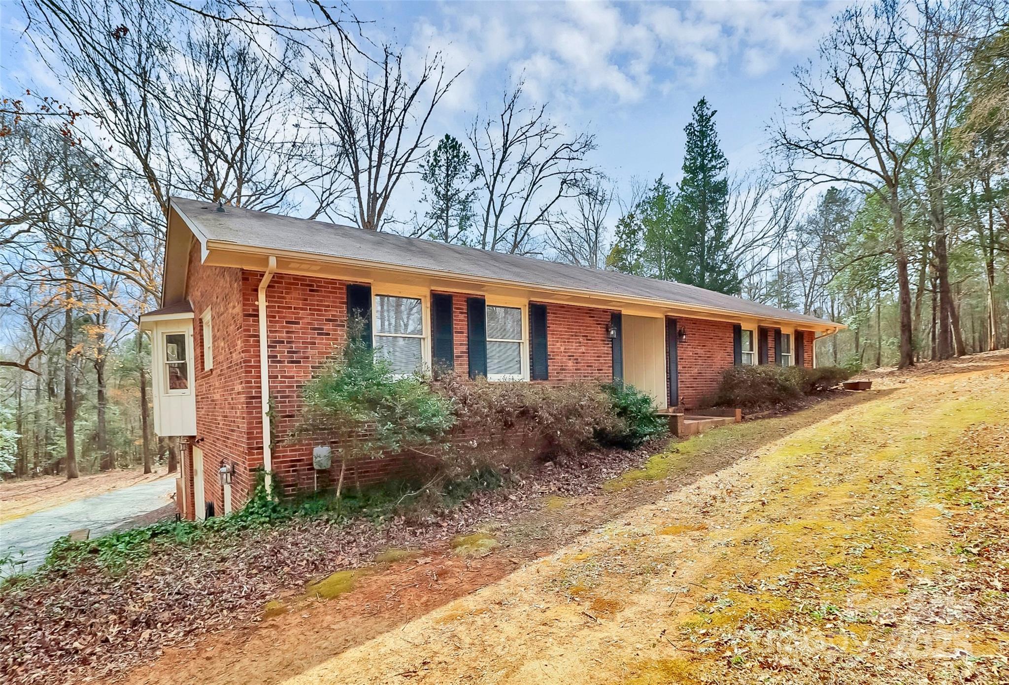 1069 W Rebound Road