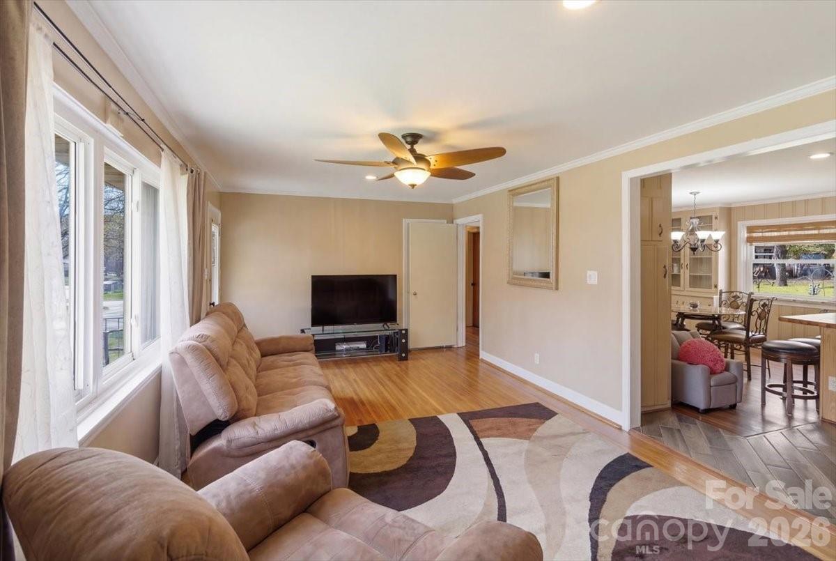 345 S Magnolia Street