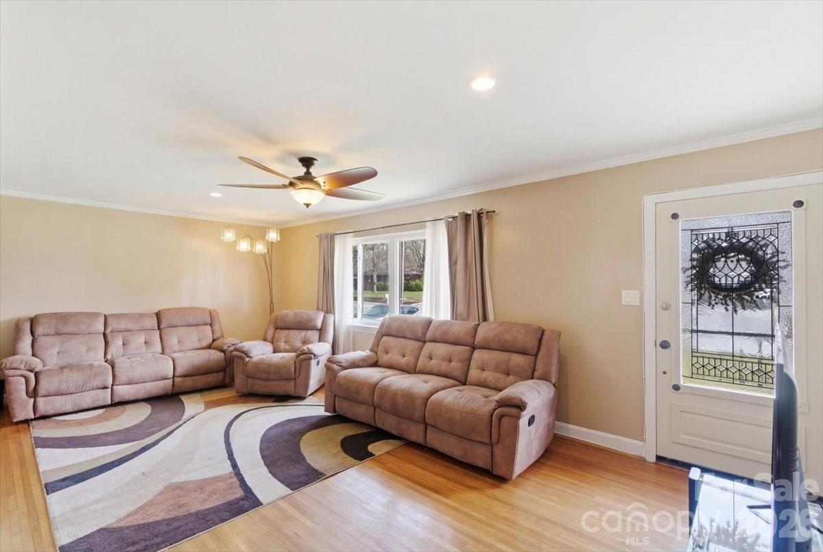 345 S Magnolia Street