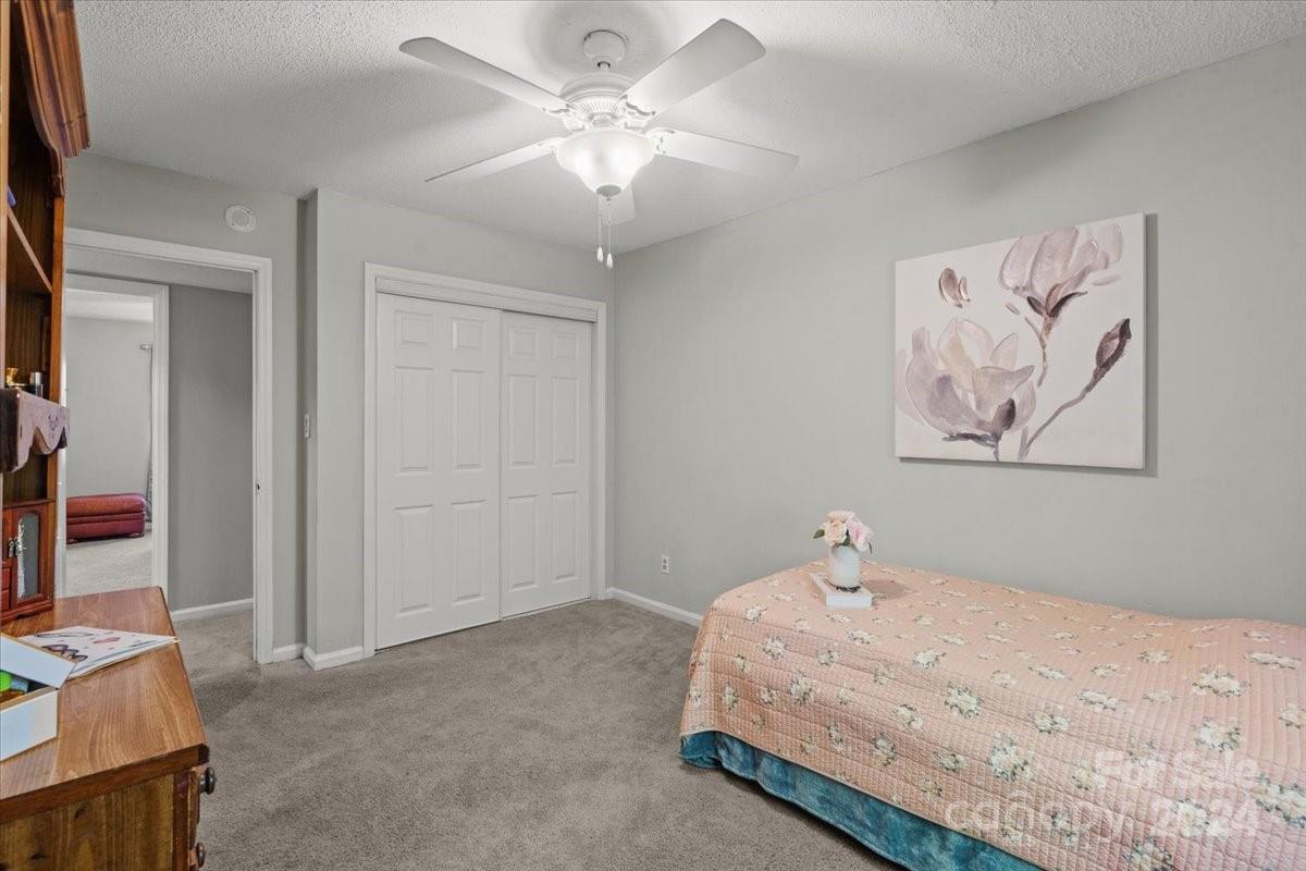 Sharon Lakes - Residential