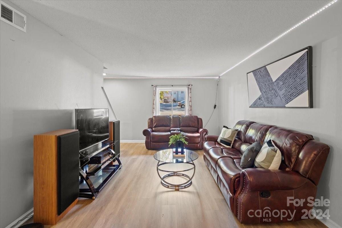 Sharon Lakes - Residential