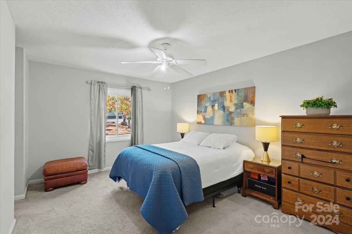 Sharon Lakes - Residential