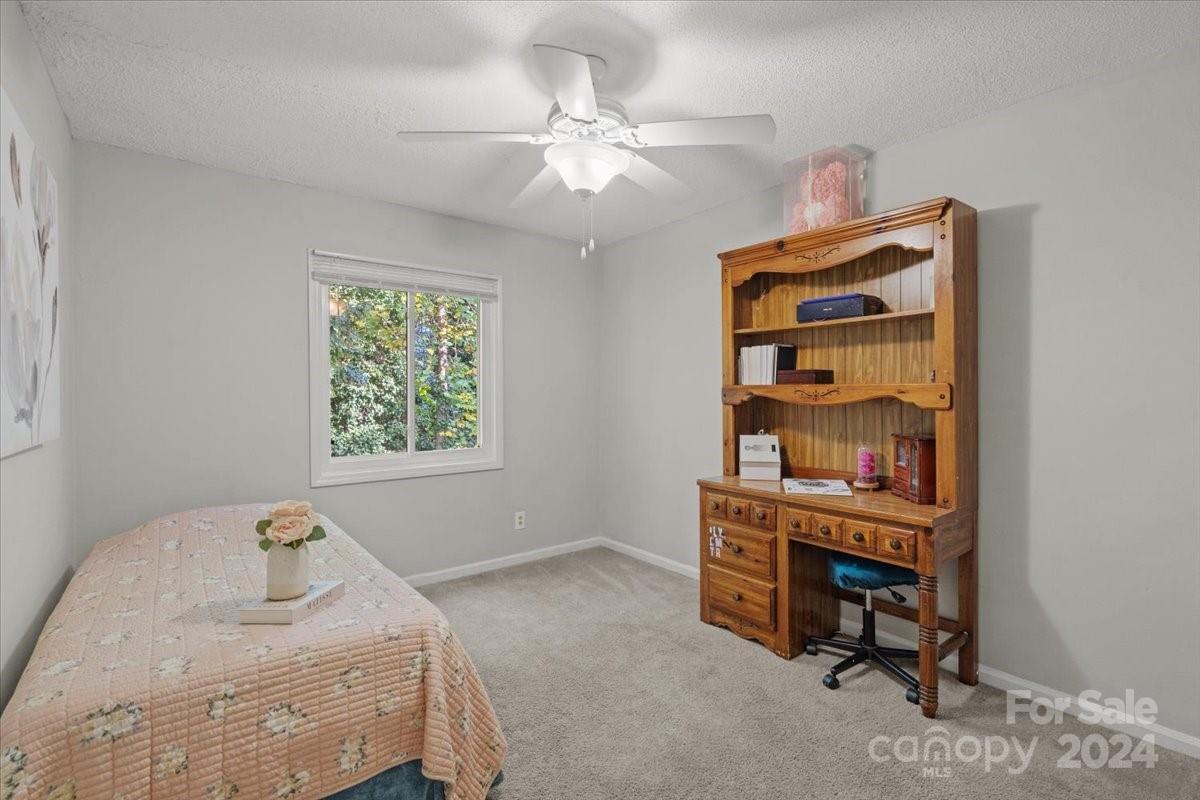 Sharon Lakes - Residential