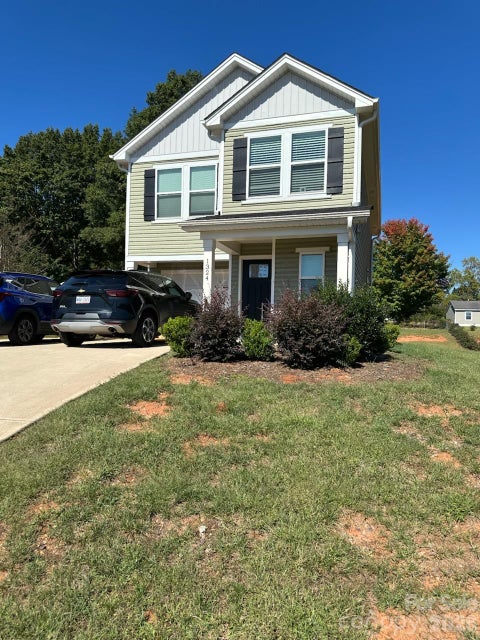 Photo of 1324 Yadkin Street, Statesville, NC 28677 (MLS # 4436185)