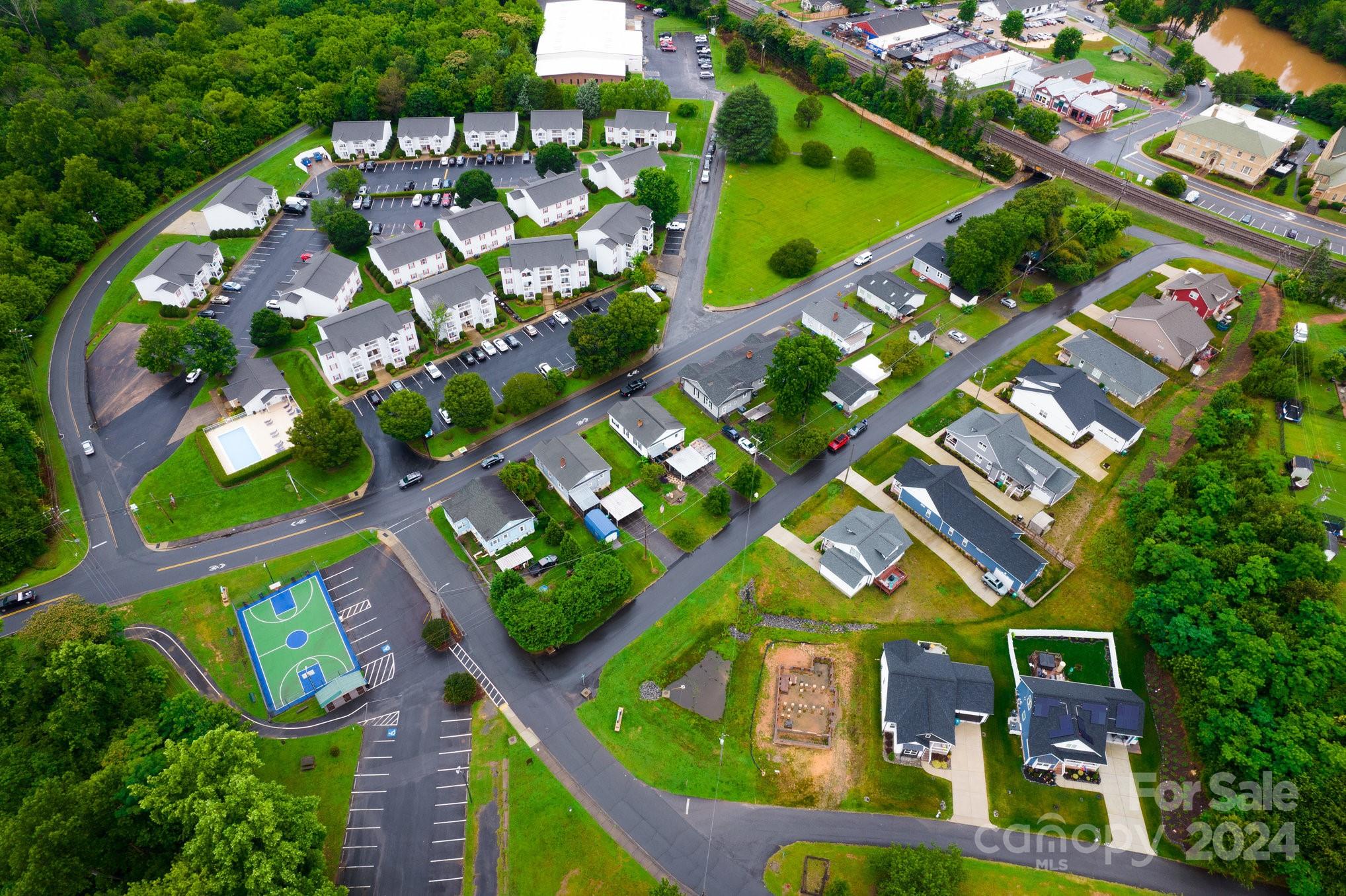 Riverside Drive - Residential