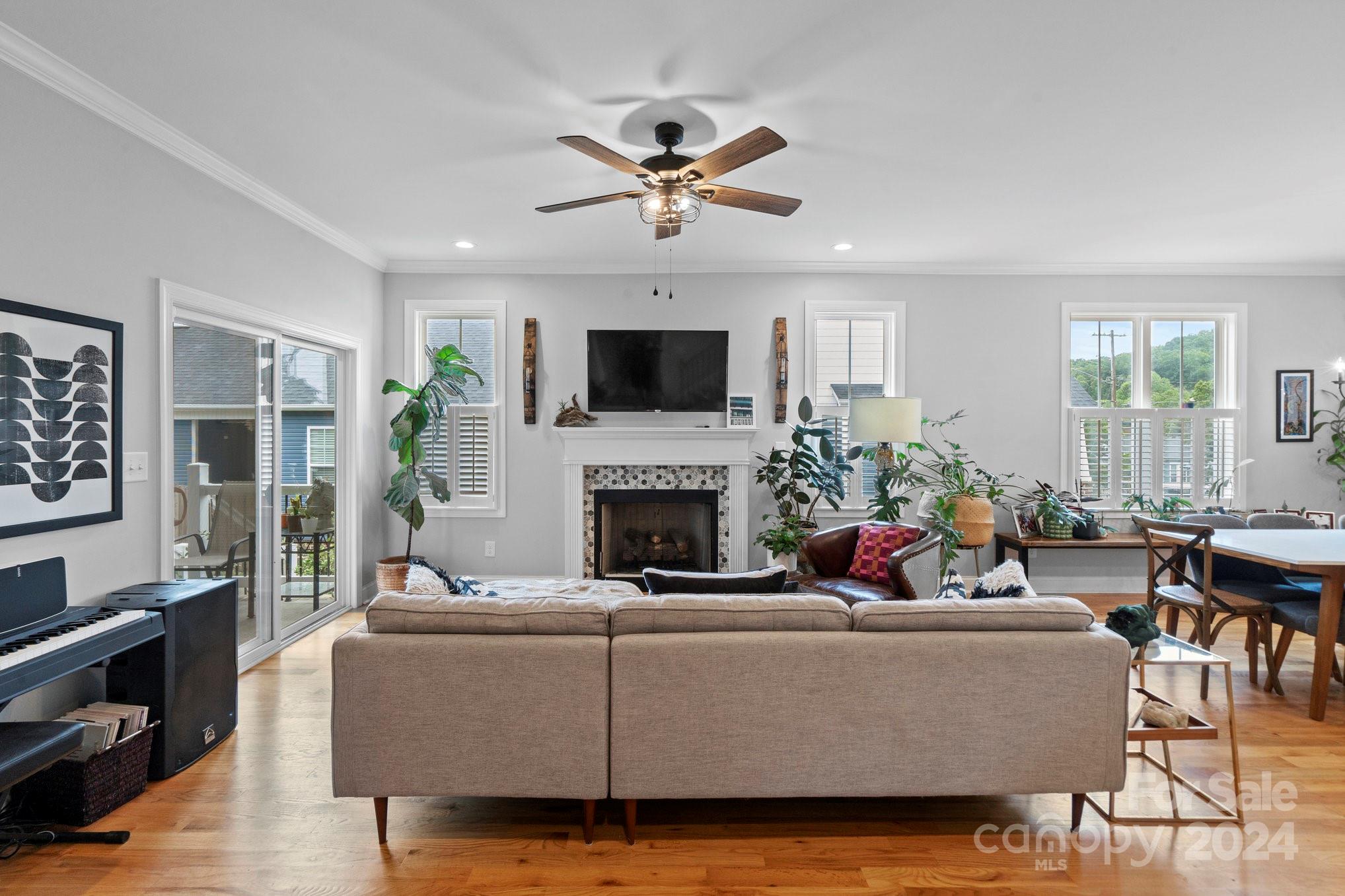 Riverside Drive - Residential