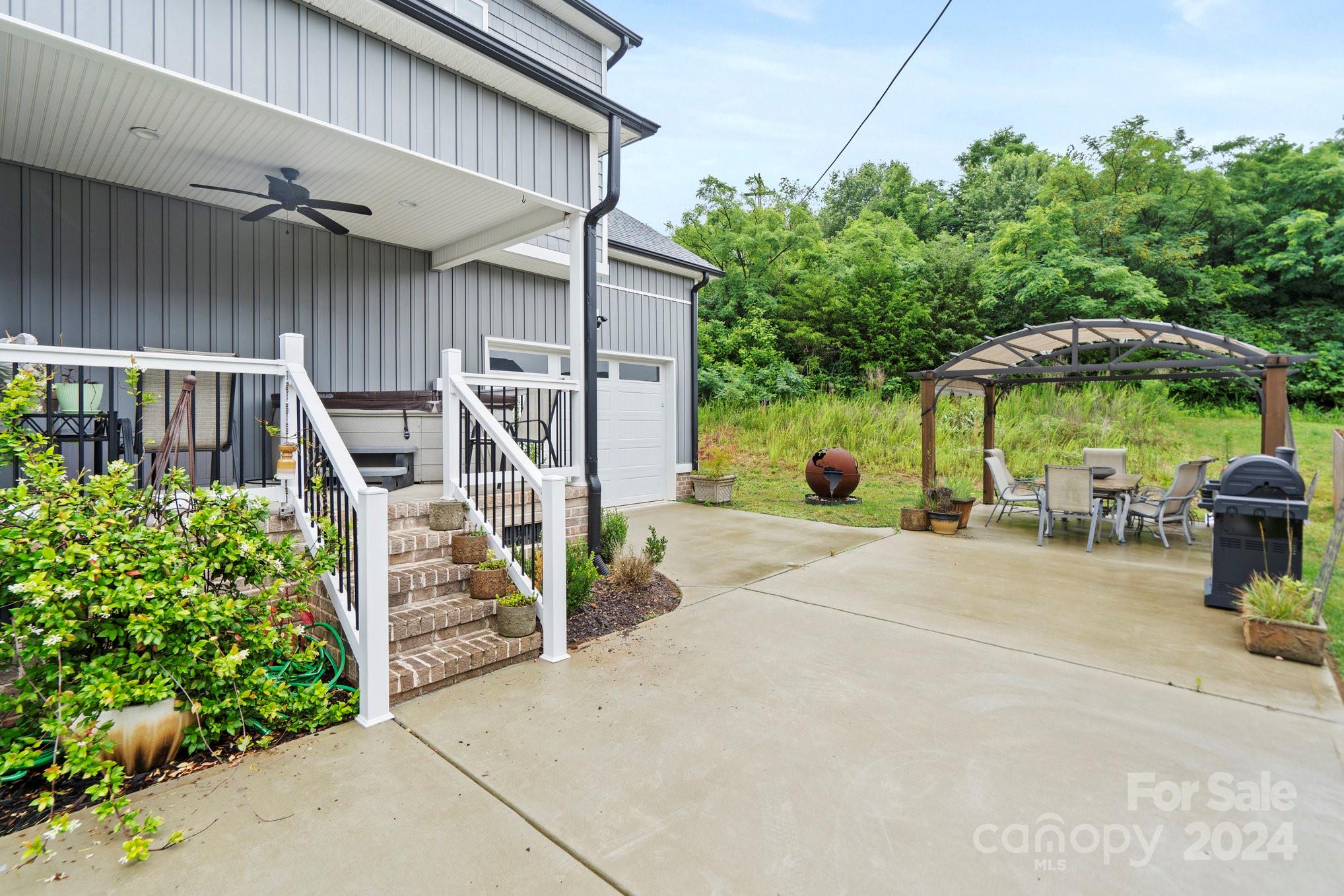 Riverside Drive - Residential