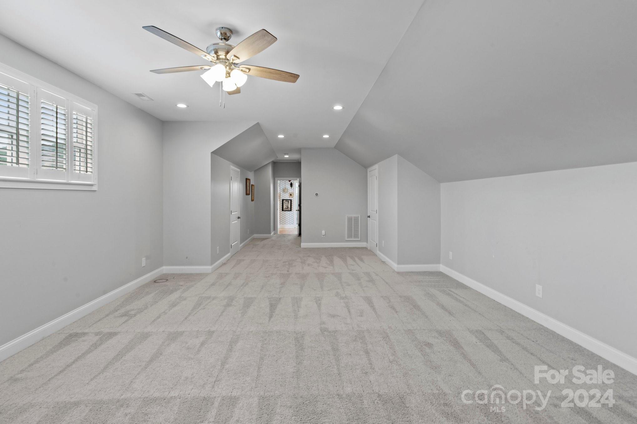 Riverside Drive - Residential