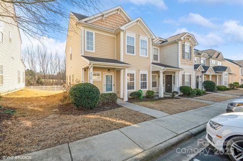 Photo of 2327 Crosscut Drive, Charlotte, NC 28214 (MLS # 4308600)