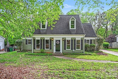 Photo of 7729 Winterset Drive, Charlotte, NC 28270 (MLS # 4366792)