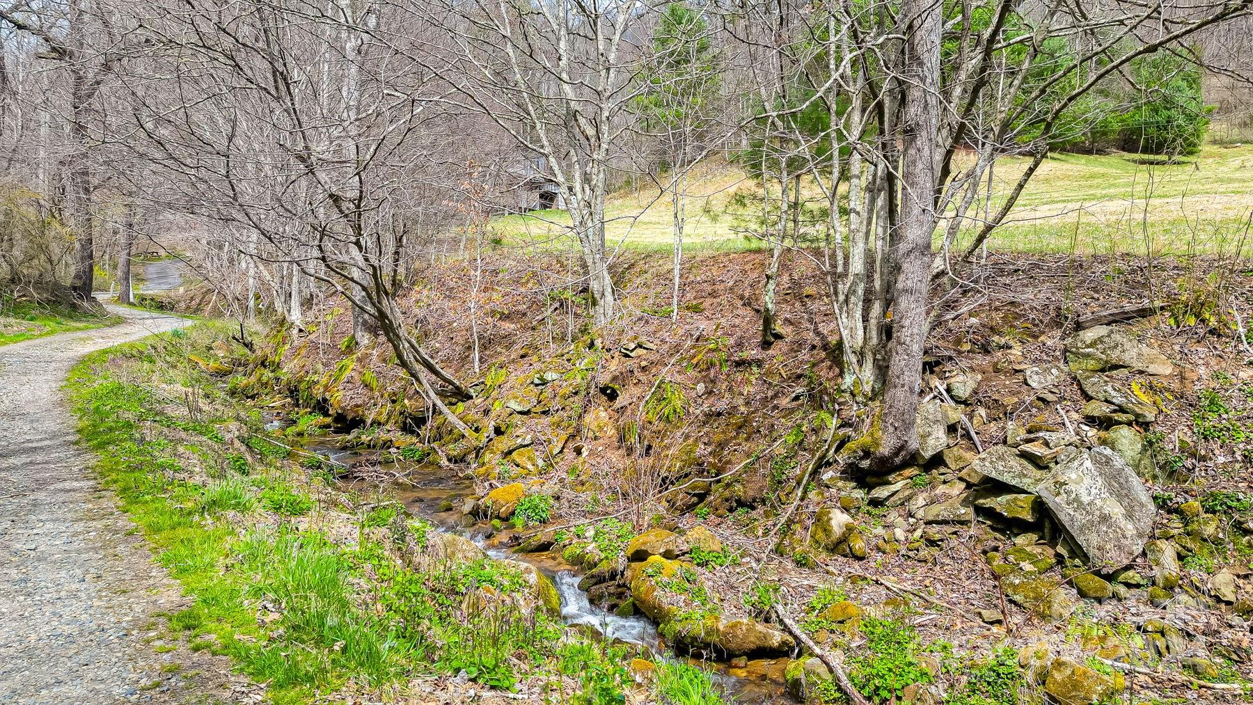 000 Lost Hollow Road