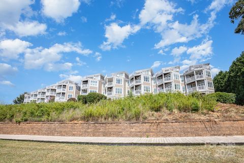 Photo of 637 Williamson Road, Mooresville, NC 28117 (MLS # 4334483)