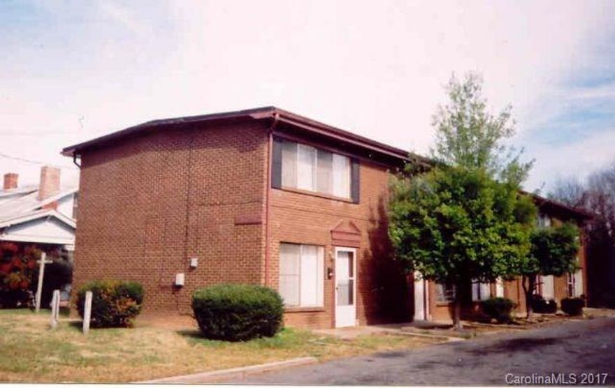 Newly remodeled kitchen, new hardwood floors in lower level, new insulated windows throughout.  Convenient to I-85 and Brookshire Blvd.  Located on the bus line.  New stove and refrigerator to be installed upon lease signing.