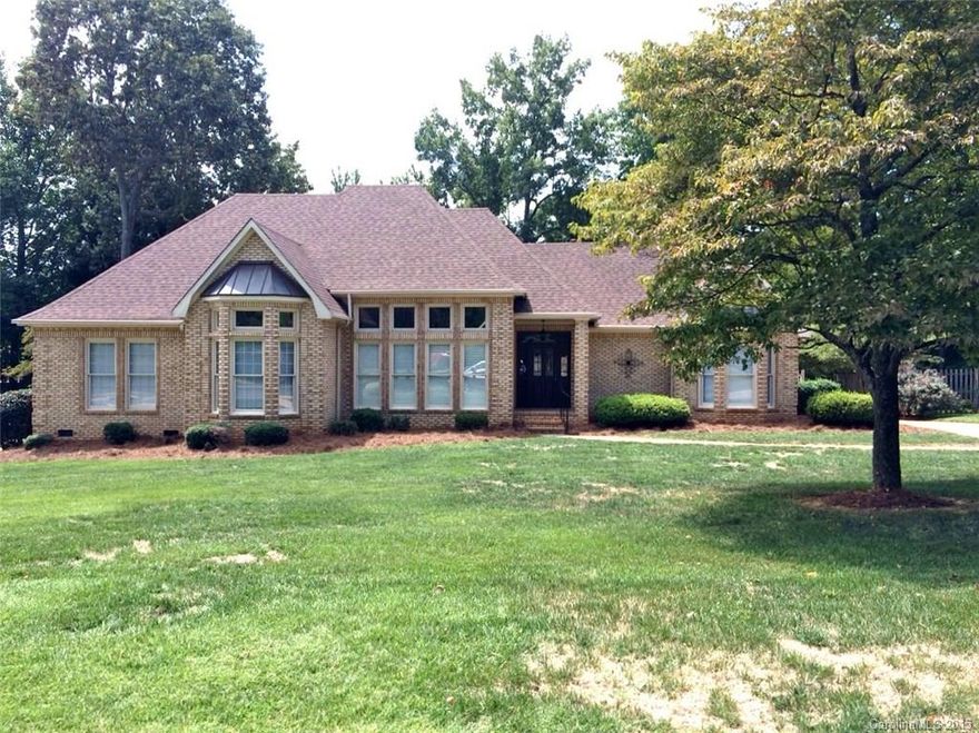 Need a large 1 level house in a great location & in great shape? This is it! This home shows very well and has 4 BRS/3B, formal dining & living room, family room, sunroom, detached garage w/ storage overhead, oversized entertaining deck, irrigation, central vacuum, and walk up storage over garage.