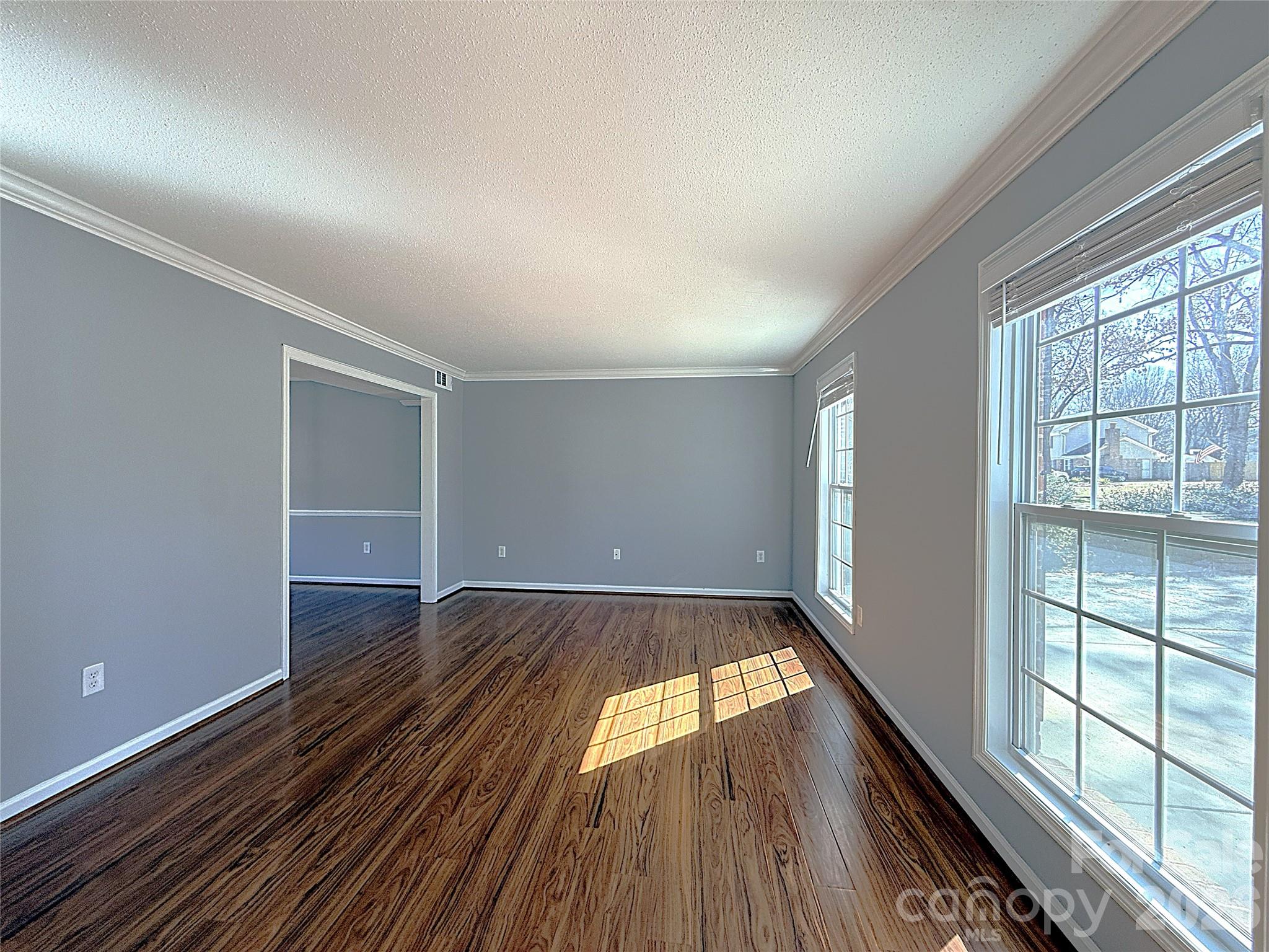 6430 Farmingdale Drive