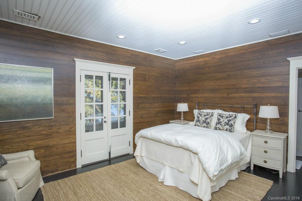 The Peninsula - Residential