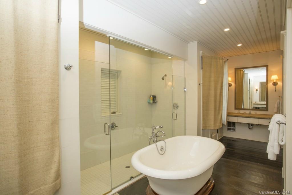 The Peninsula - Residential