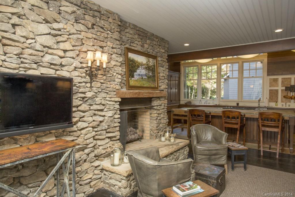 The Peninsula - Residential