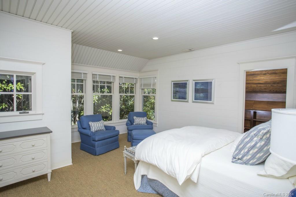 The Peninsula - Residential