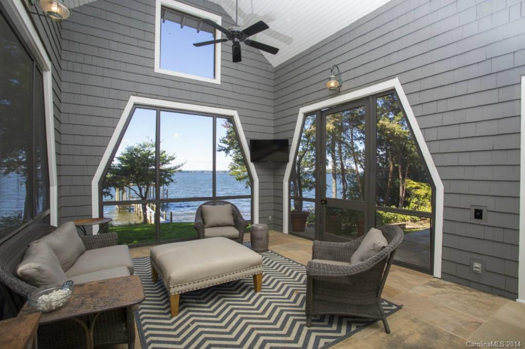 The Peninsula - Residential