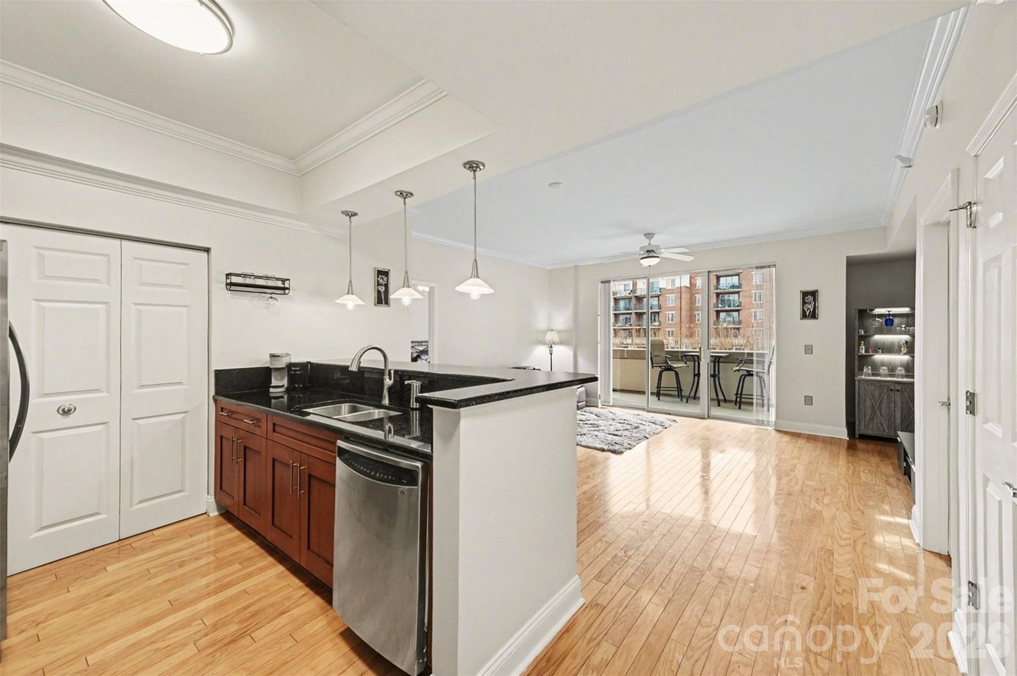 Fifth and Poplar - Residential