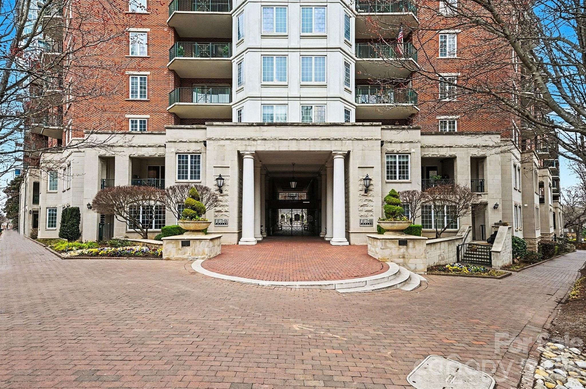 300 W 5th Street 336