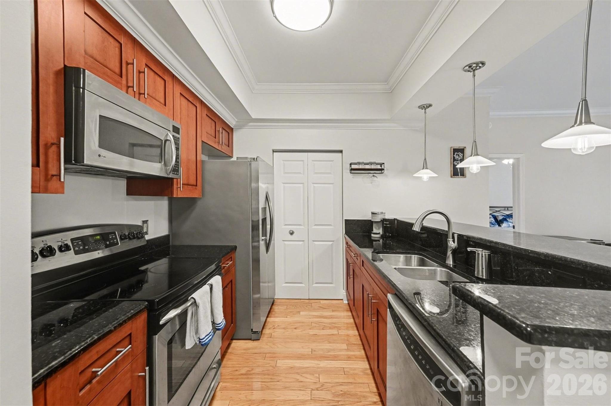 300 W 5th Street 336