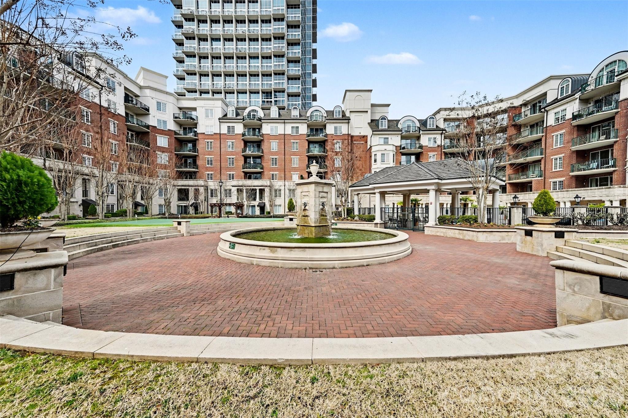 Fifth and Poplar - Residential