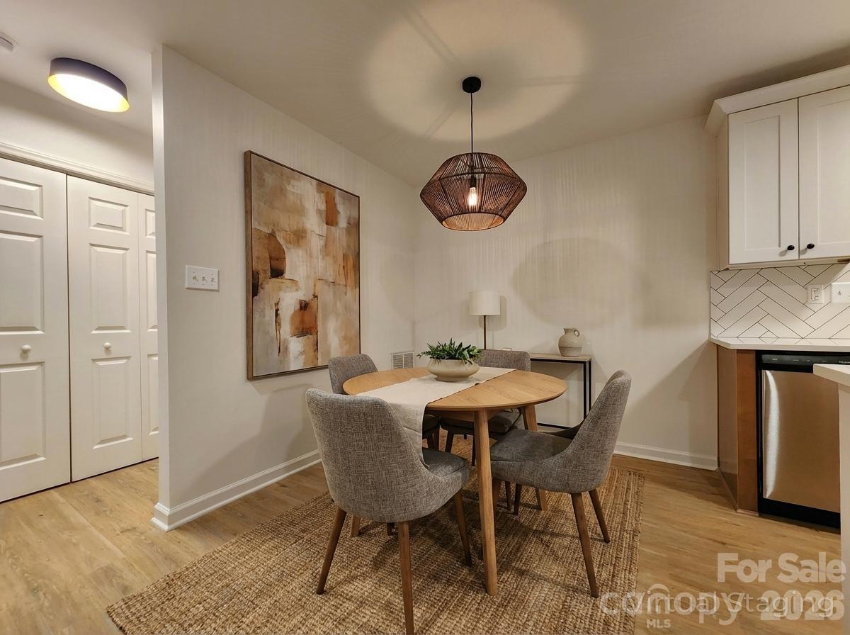 8635 Crows Nest Lane