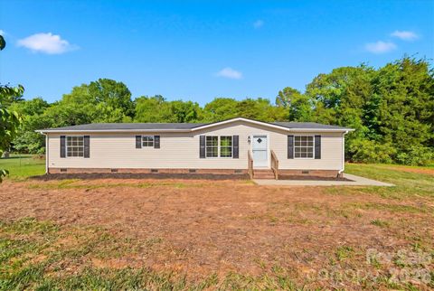 Photo of 130 Saylor Lane, Stony Point, NC 28678 (MLS # 4383896)