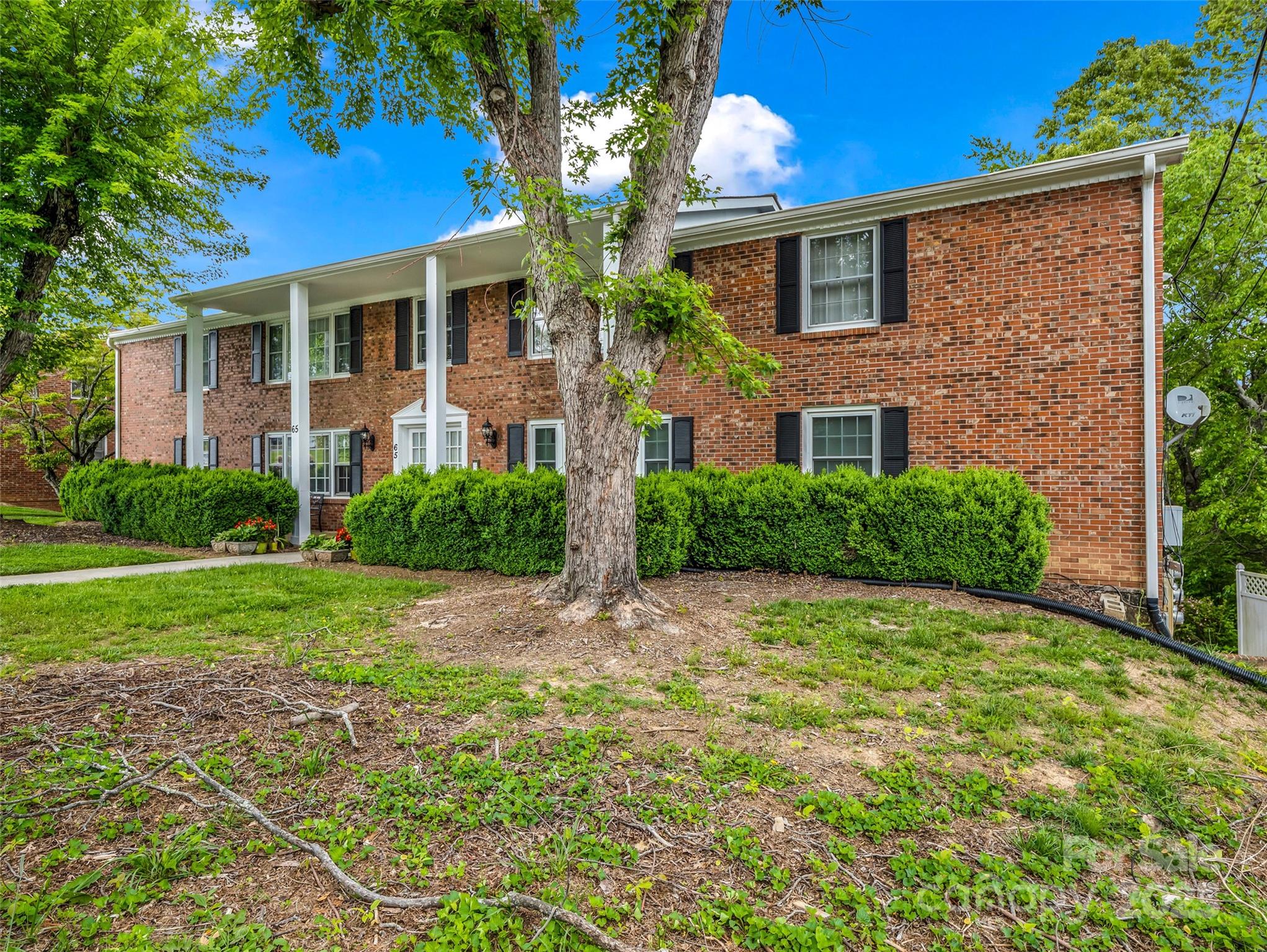 65 Brookside Drive 35