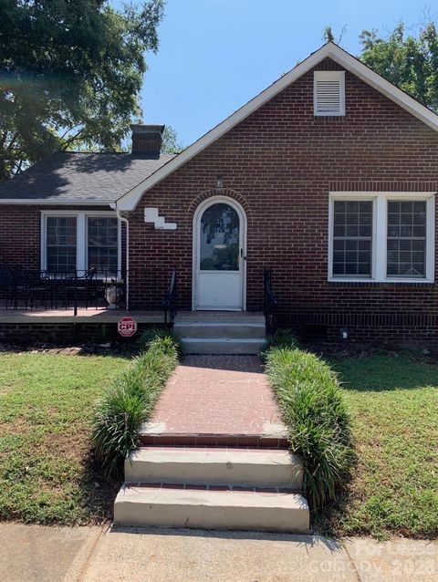 Photo of 223 Victoria Avenue, Charlotte, NC 28202 (MLS # 4383930)