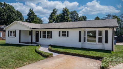 Photo of 5795 Valley Field Road, Hickory, NC 28602 (MLS # 4416732)