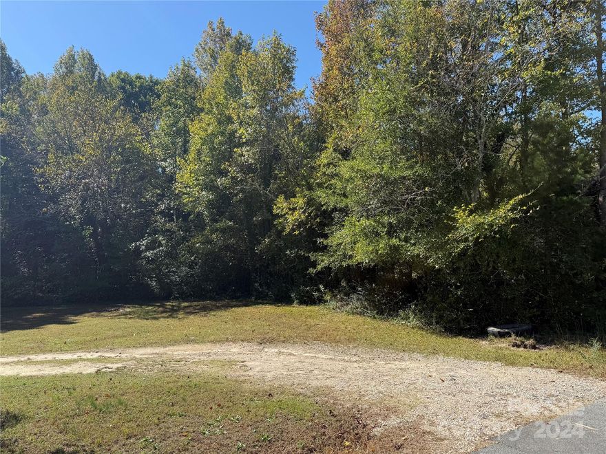 Located minutes from Downtown Kannapolis, this lot is ready for you to build your forever home. Lots of new construction going on around the area, get it while you can!