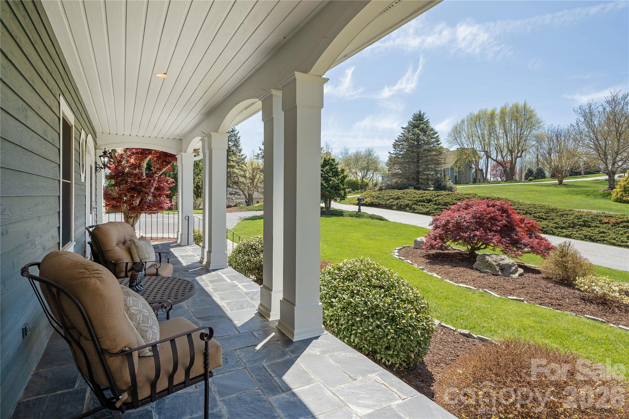 102 Brookhollow Drive