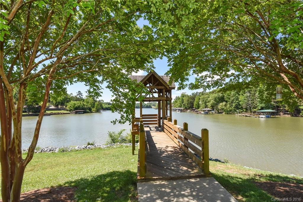 Lake Shore - Residential